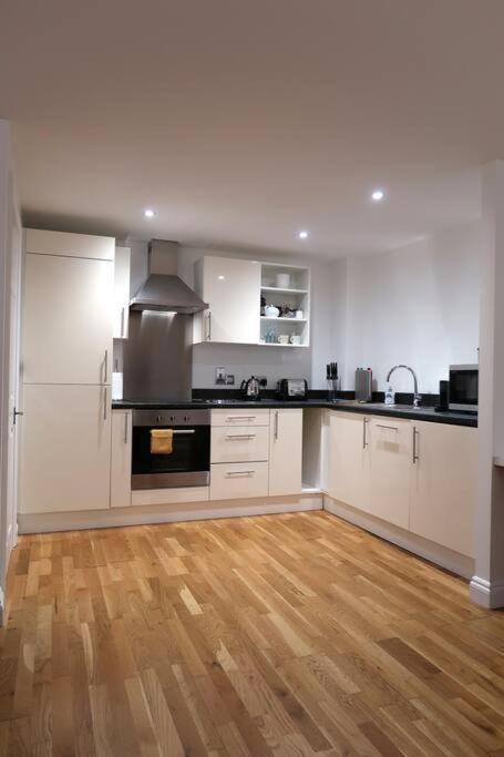 ***Spotless, Bright 1 Double Bed Apartment*** Bath Exterior foto